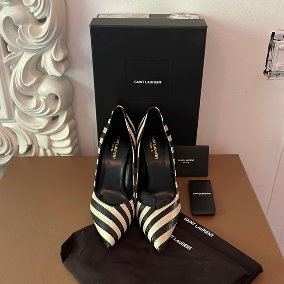 Yves Saint Laurent - NWT - size 40+ heels - Picture 2 of 8